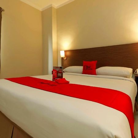 Reddoorz Plus Near Pantai Losari Hotel Makassar Luaran gambar