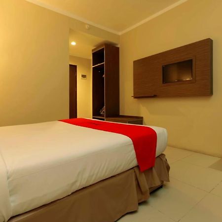 Reddoorz Plus Near Pantai Losari Hotel Makassar Luaran gambar