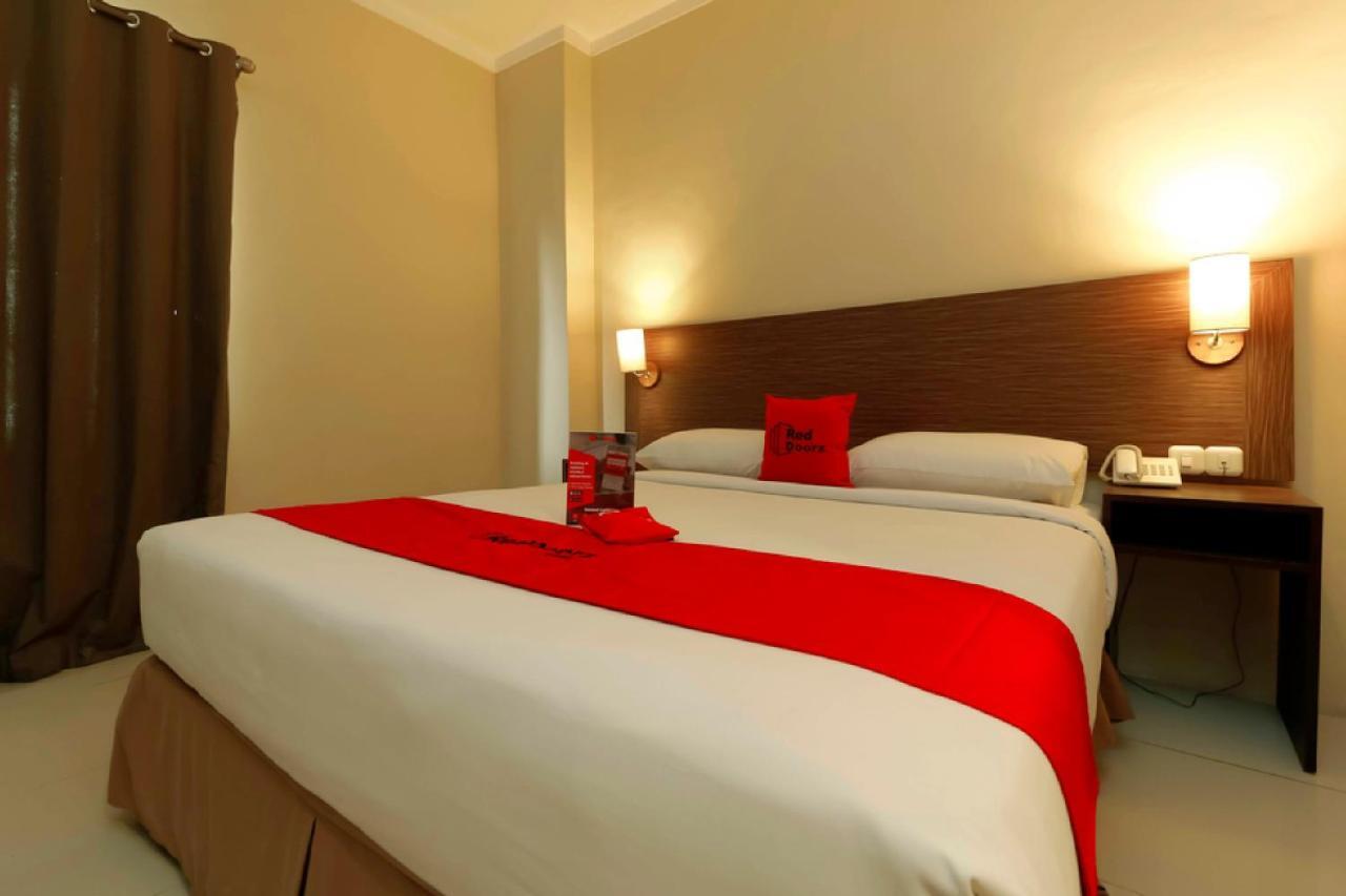 Reddoorz Plus Near Pantai Losari Hotel Makassar Luaran gambar