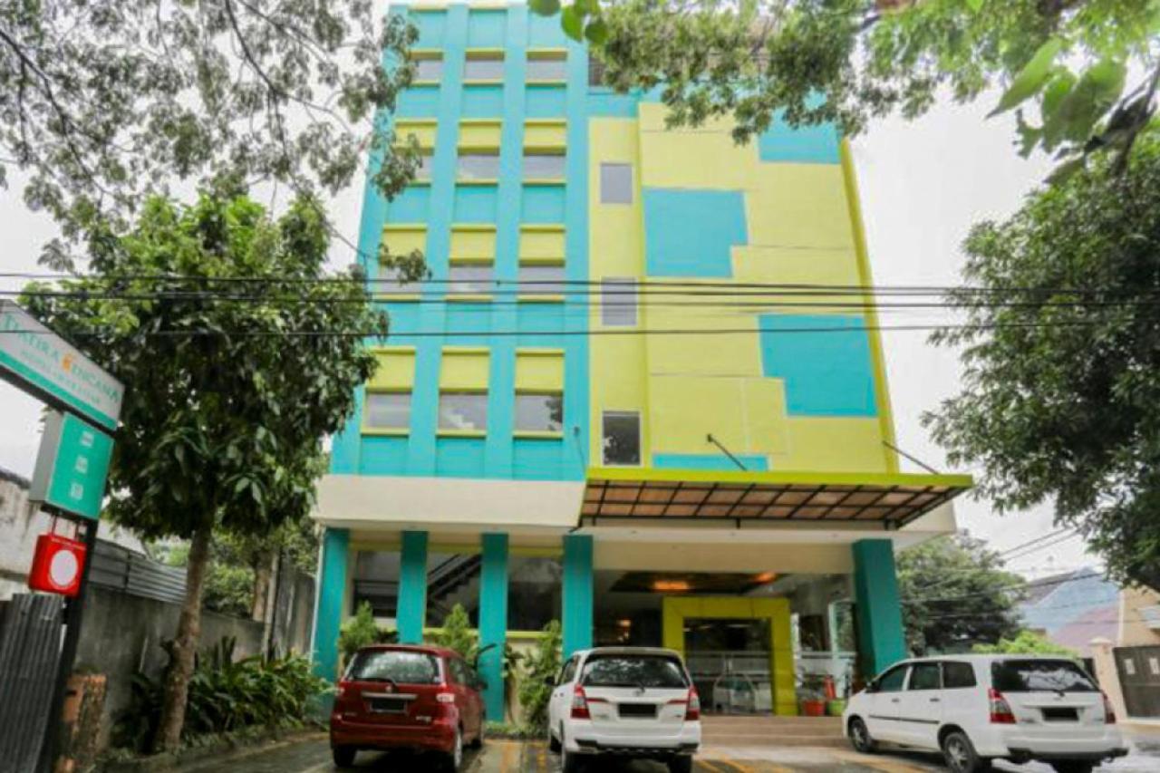 Reddoorz Plus Near Pantai Losari Hotel Makassar Luaran gambar