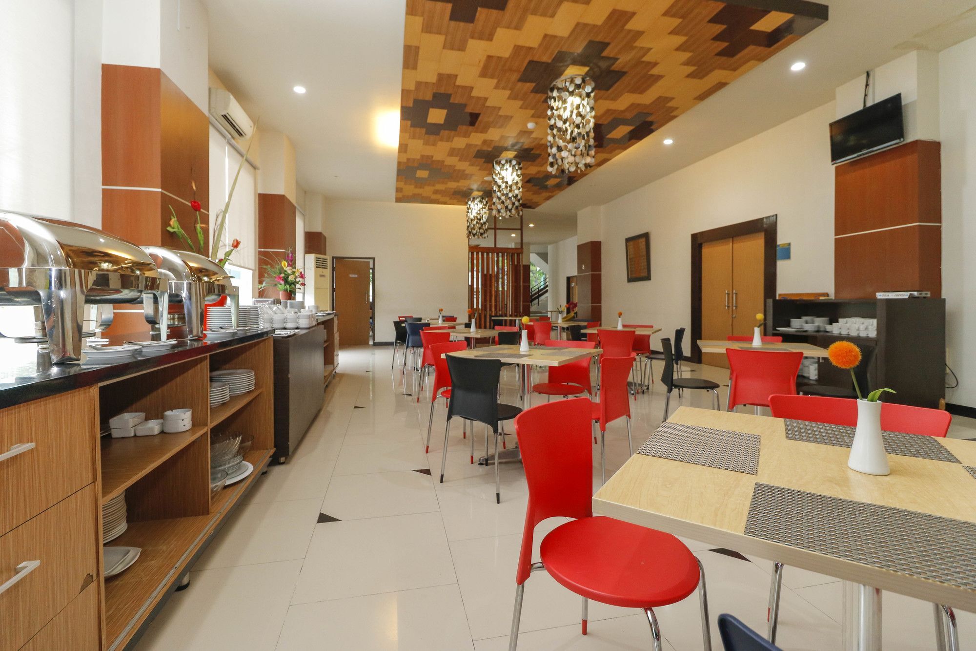 Reddoorz Plus Near Pantai Losari Hotel Makassar Luaran gambar