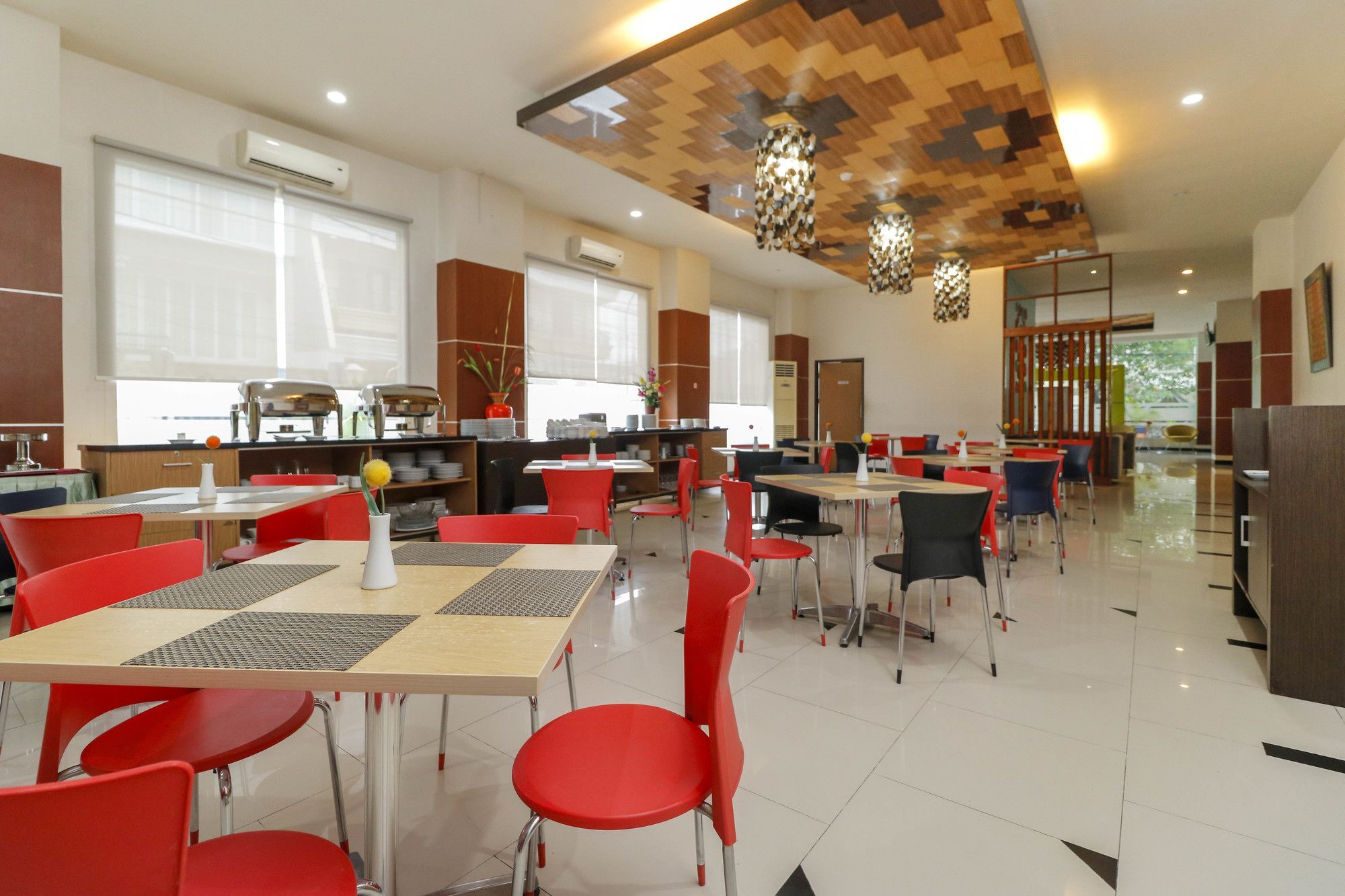 Reddoorz Plus Near Pantai Losari Hotel Makassar Luaran gambar