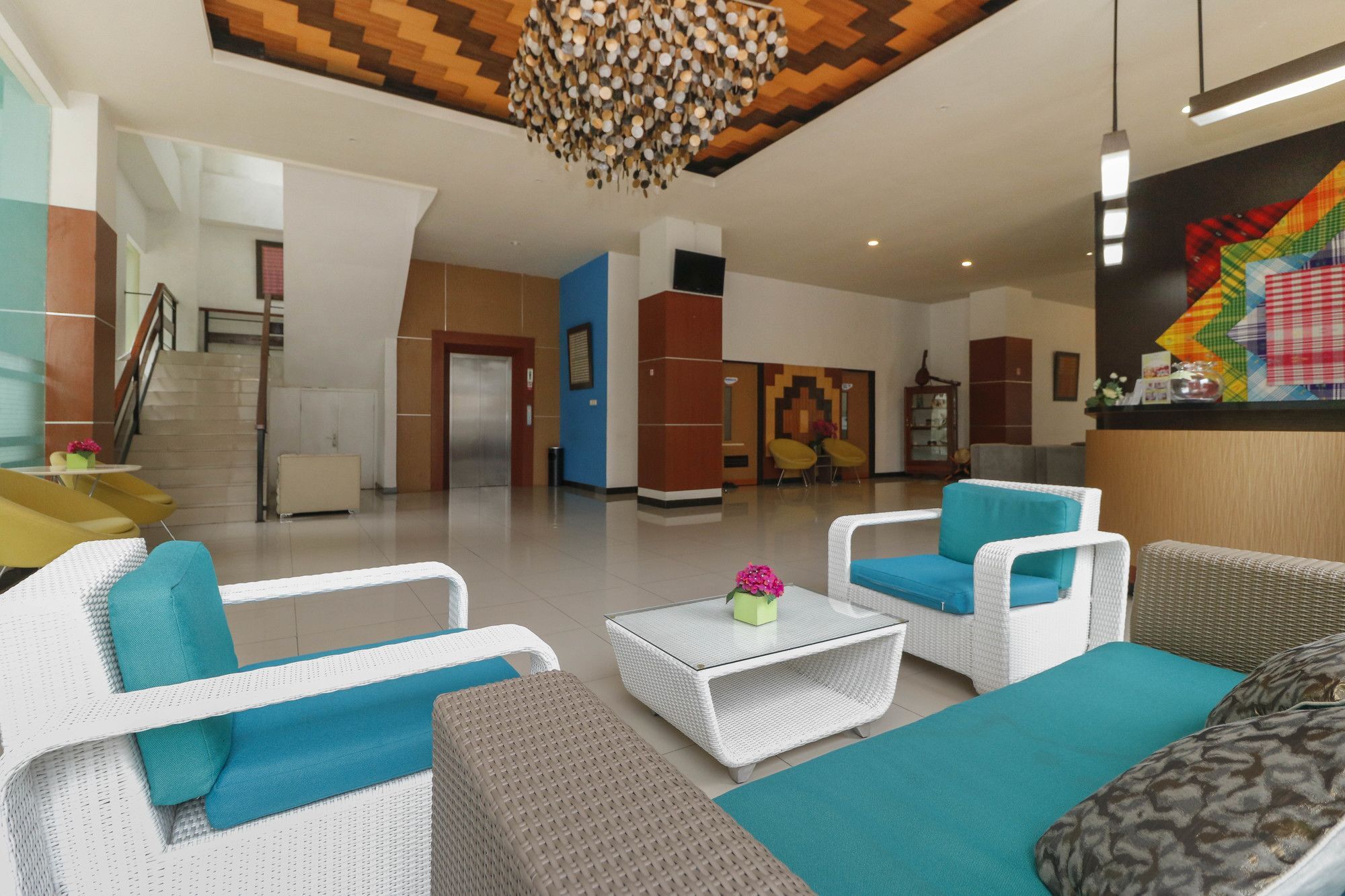 Reddoorz Plus Near Pantai Losari Makassar Luaran gambar