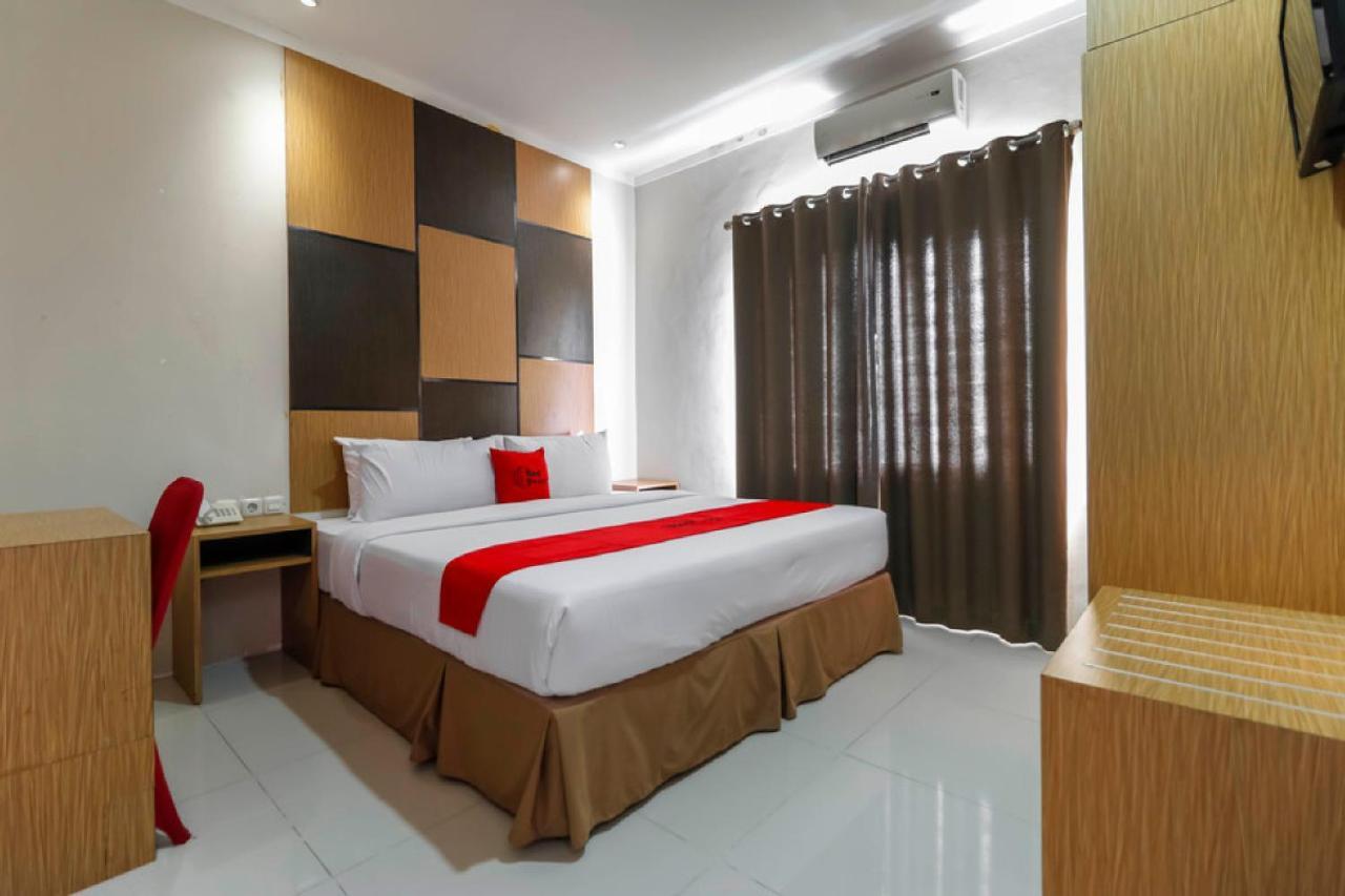 Reddoorz Plus Near Pantai Losari Hotel Makassar Luaran gambar