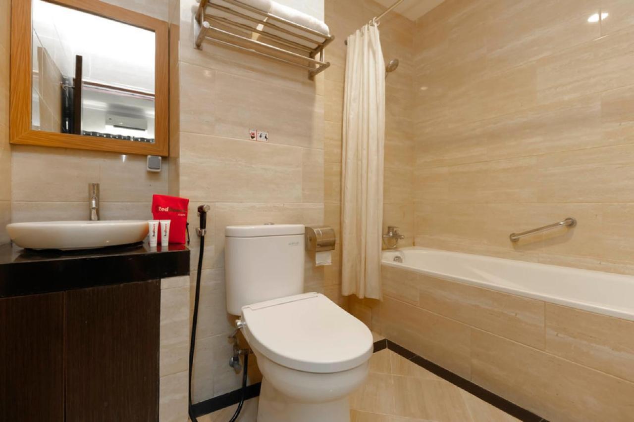 Reddoorz Plus Near Pantai Losari Makassar Luaran gambar